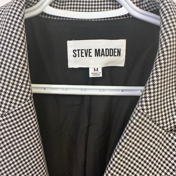 Oversized Steve Madden Blazer - Picture 2 of 3